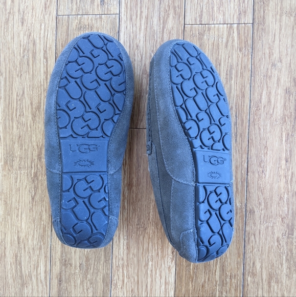 UGG Ascot Slippers M 9 NWOB